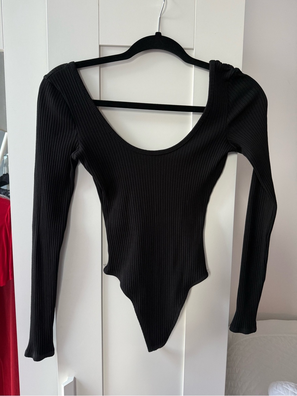 Aritzia Wilfred Free Ribbed Long-Sleeve Scoop Neck Bodysuit, Black